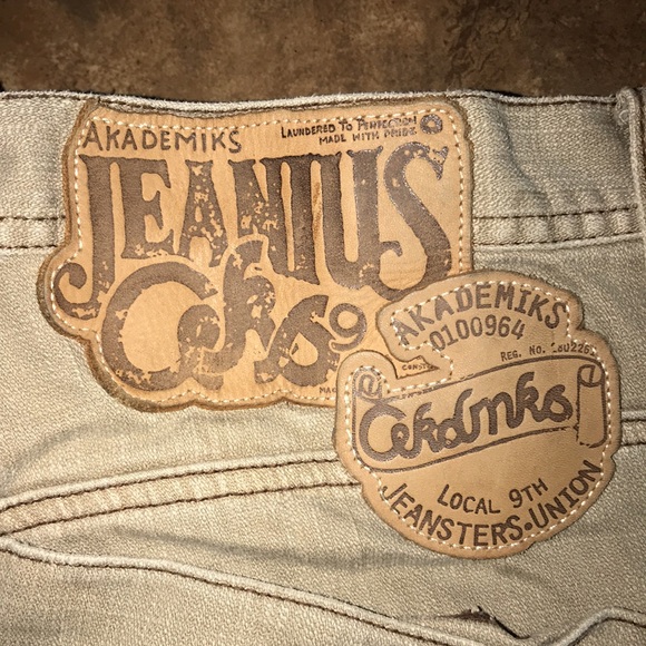 Men’s Akademiks Scripted Jeans - Picture 11 of 11